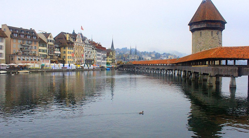 ชาเปล บริดจ์ (Chapel Bridge) สะพานไม้เก่าแก่ที่สุดในโลก ที่ ลูเซิร์น (Luzern)