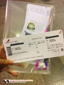 บินแบบประหยัด แต่ตั๋วจัดเต็ม Boarding Pass แบบแข็ง : รีวิวสายการบิน สยามแอร์