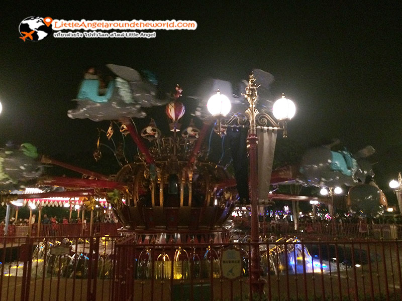 บรรยากาศยามค่ำสวยงามทุกหนแห่ง : ฮ่องกงดิสนีย์แลนด์