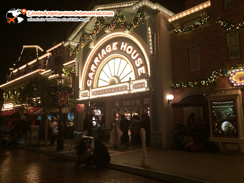 บรรยากาศยามค่ำสวยงามทุกหนแห่ง : ฮ่องกงดิสนีย์แลนด์