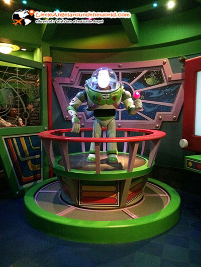 เจอ Buzz light year จังๆ : Tomorrow Land ฮ่องกงดิสนีย์แลนด์