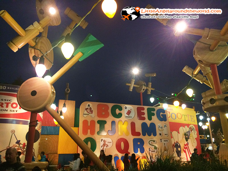บรรยากาศ Toy Story Land : ฮ่องกงดิสนีย์แลนด์