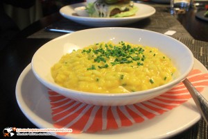 เครื่องเคียง มาคู่กับสลัด เนื้อข้น เคี้ยวแล้วกรุบๆ : OX Restaurant & Grill (Best of SWISS Gastro)