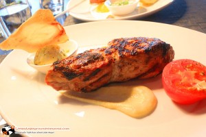 สเต็กหมู ชิ้นปานกลาง แต่เนื้อแน่น นุ่ม : OX Restaurant & Grill (Best of SWISS Gastro)
