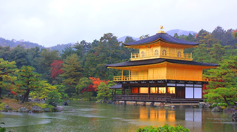 วัดทอง พลับพลาทอง หรือ ศาลาทอง ที่ วัดคินคะคุจิ (Kinkaku-ji Temple)