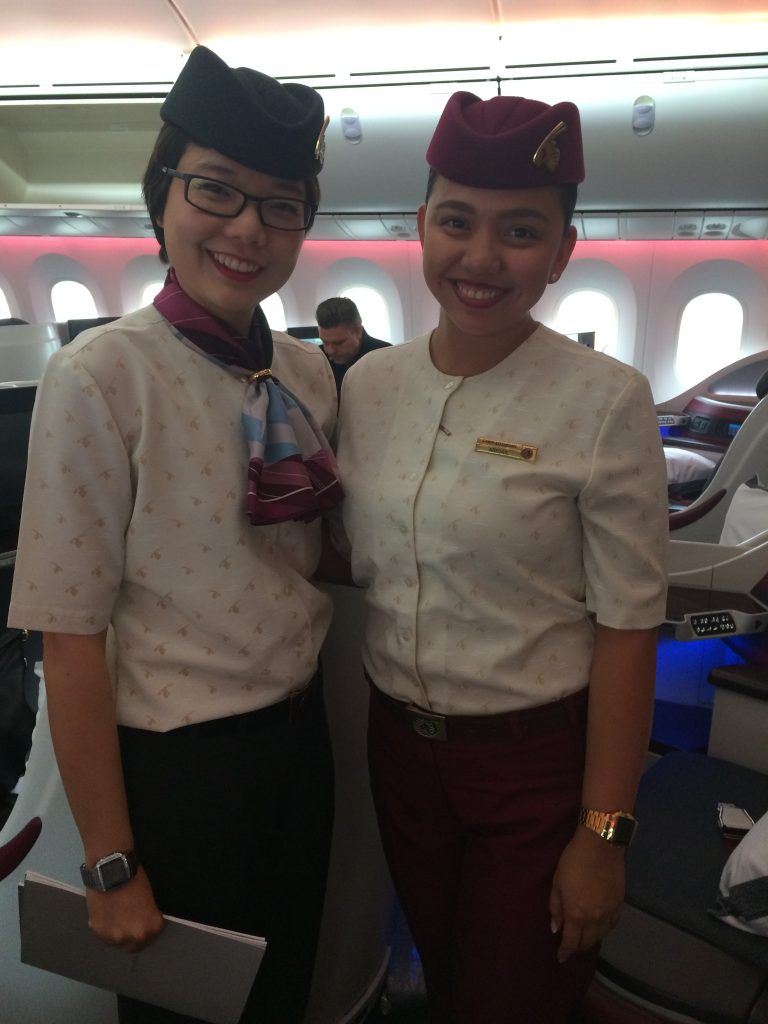 ขอบคุณทีมน้องแอร์สาว ที่บริการเต็มที่ทุกเรื่องตลอดการเดินทาง : Business class, Dreamliner 787 Qatar Airways 