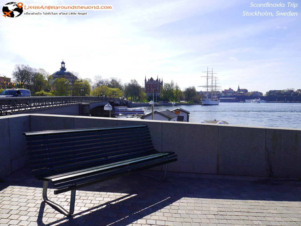 เก้าอี้ตัวนี้ มีนักท่องเที่ยวจำนวนมากไปนั่งเก๊กท่าถ่ายรูป : ที่เที่ยว Stockholm, Sweden
