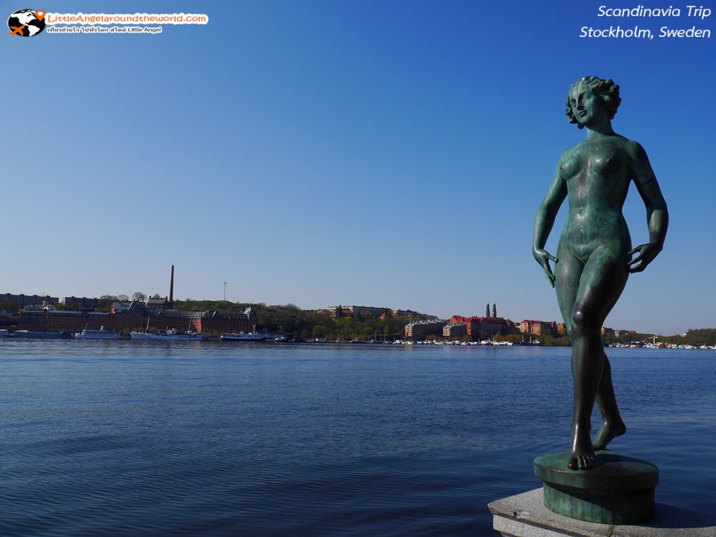 เริงร่า ด้วยลีลาก้าวย่าง รูปปั้น หน้า ศาลาว่าการเมืองสตอกโฮล์ม – Stockholms stadshus (Stockholm City Hall)