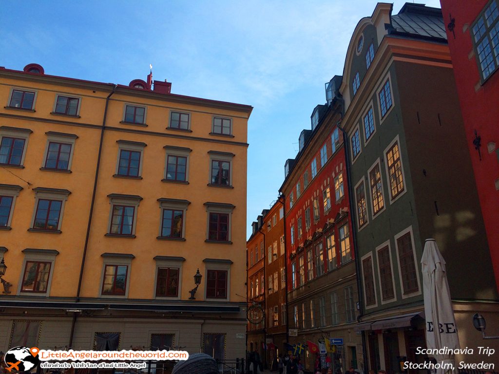 ไม่ว่าจะซอกซ้าย ขวา หน้า หลัง ชวนให้เดินเที่ยวได้เรื่อยๆ : เที่ยวย่านเมืองเก่า Gamla Stan ช้อปปิ้งสบู่ไข่ขาววิคตอเรีย (lanoline ägg-tvål) ของฝากสวีเดน