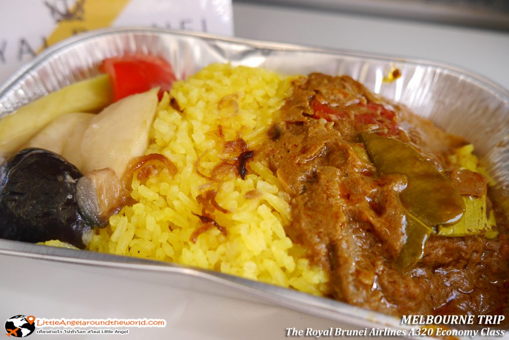ข้าวแกงเนื้อ ไม่เหม็นเครื่องเทศ รสชาติจัดจ้าน จานนี้อร่อยเลย : รีวิวสายการบิน royal brunei ไป เมลเบิร์น