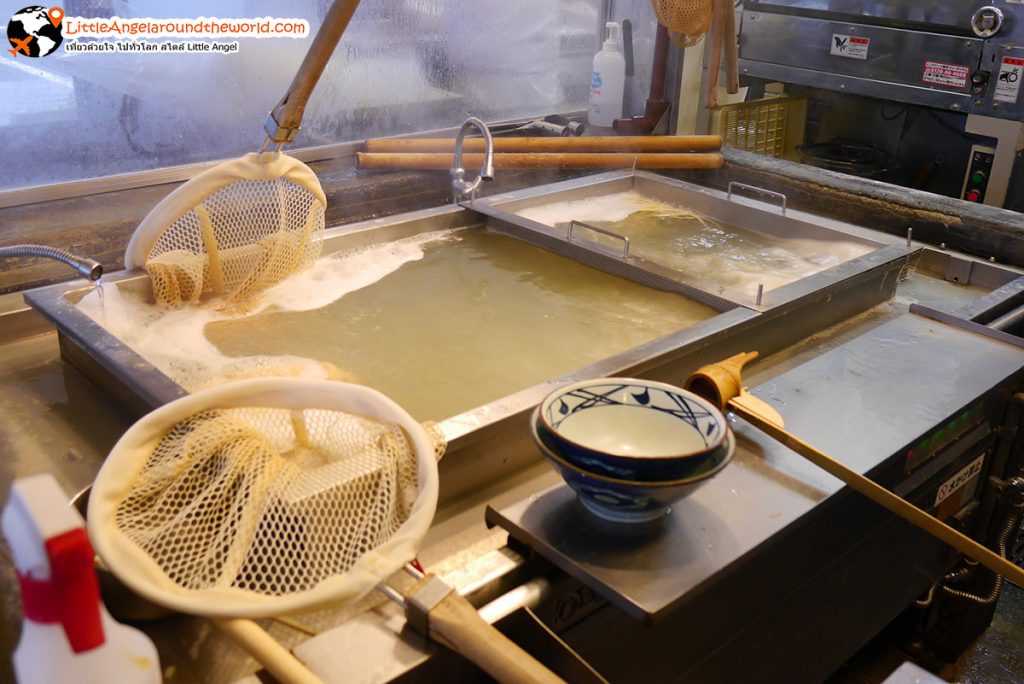 อูด้งต้มในน้ำเดือด : ร้าน Marugame Seimen : ร้านอร่อยของจังหวัด Aomori