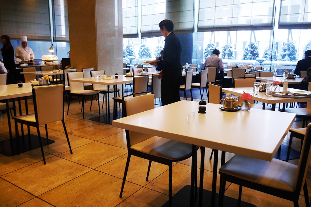 บรรยากาศห้องอาหารเช้า บุฟเฟ่ต์อาหารเช้า ที่ Hotel_Aomori : ที่พักที่อาโอโมริ