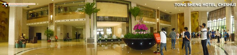 บริเวณโถงรับรอง กว้างใหญ่ TONG SHENG HOTEL : โรงแรมดังของเมือง ชื่อสุ่ย (Chishui)