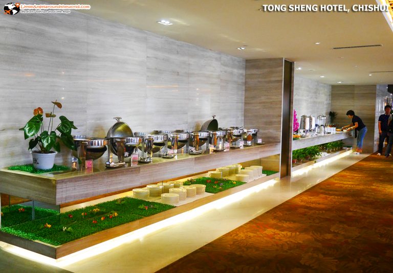 เคาน์เตอร์อาหารหลากหลาย ห้องอาหารเช้า TONG SHENG HOTEL : โรงแรมดังของเมือง ชื่อสุ่ย (Chishui)