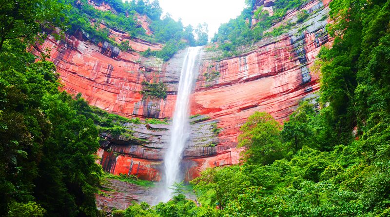 อุทยานผาหินแดง (แสงพระพุทธ) : ที่เที่ยวใหม่ของจีน